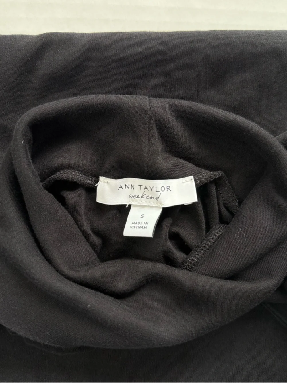 DEFECT Ann Taylor Weekend Collection Turtleneck Top Black Size S - Picture 6 of 8